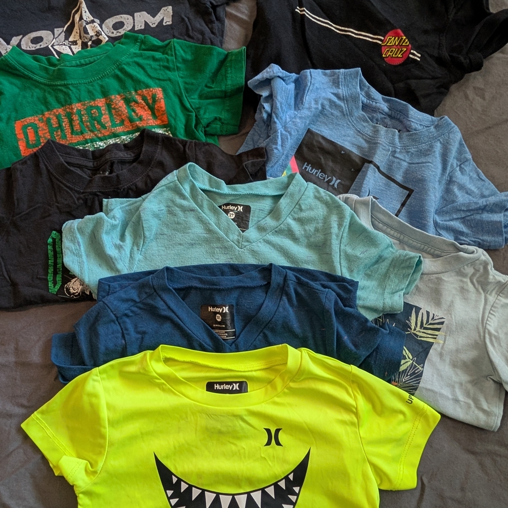 Hurley Kids Graphic T-Shirts  LOT